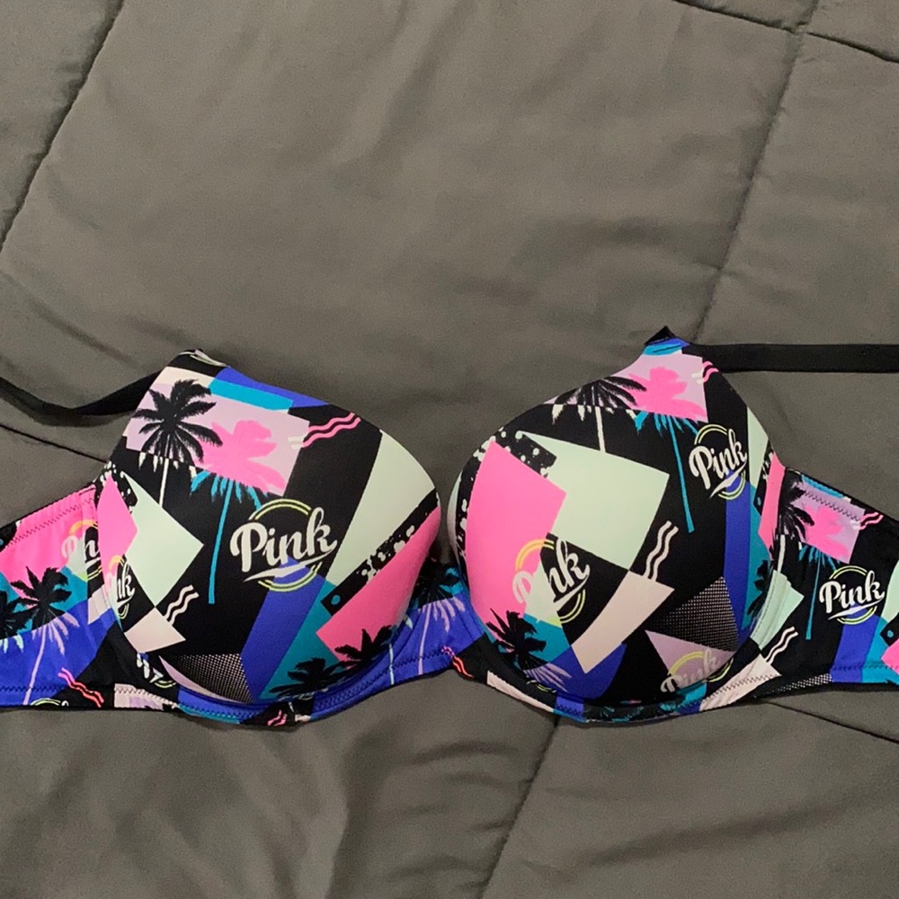 PINK Victoria’s Secret wear everywhere bra 36dd